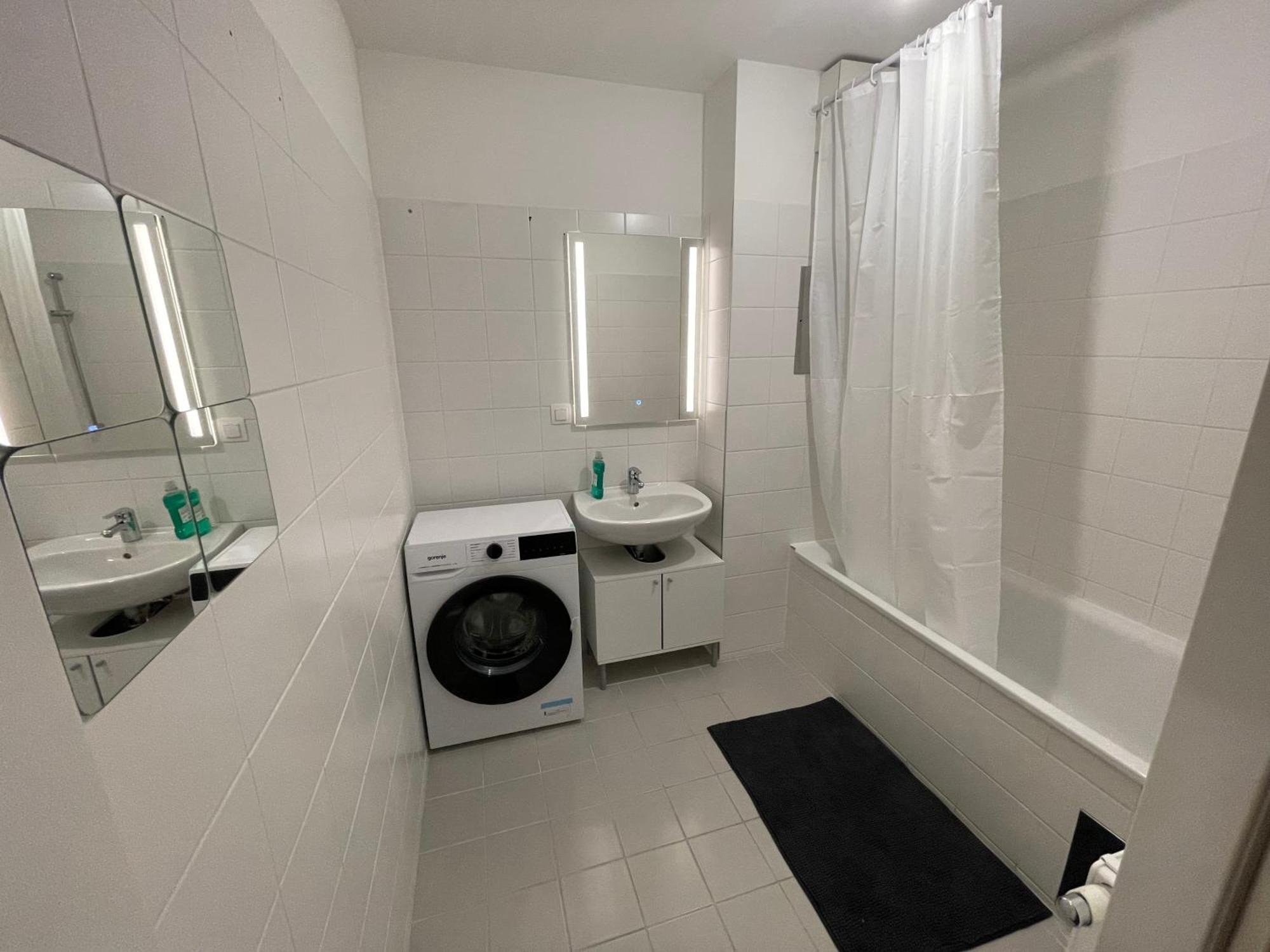Spacious 1br With Balcony Above Citygate Shopping Complex With Metro Access * Wiedeń