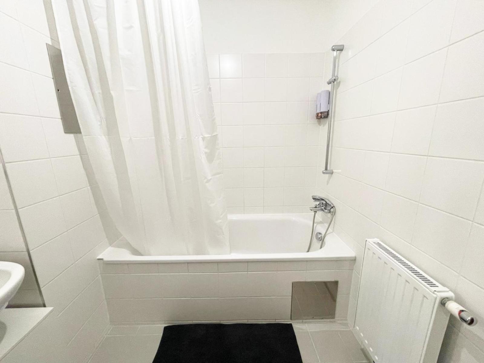 Apartament Spacious 1br With Balcony Above Citygate Shopping Complex With Metro Access *