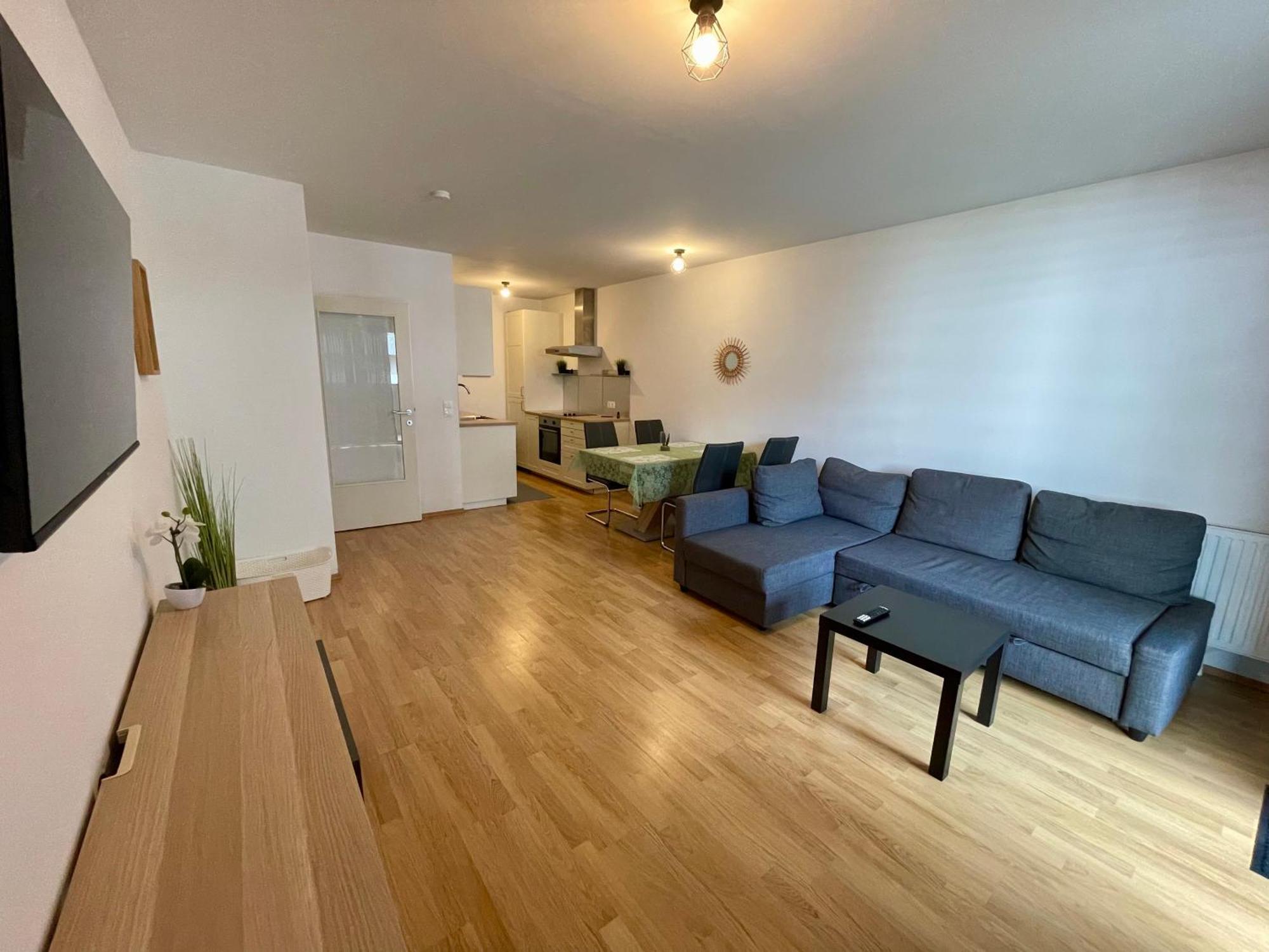 Apartament Spacious 1br With Balcony Above Citygate Shopping Complex With Metro Access *