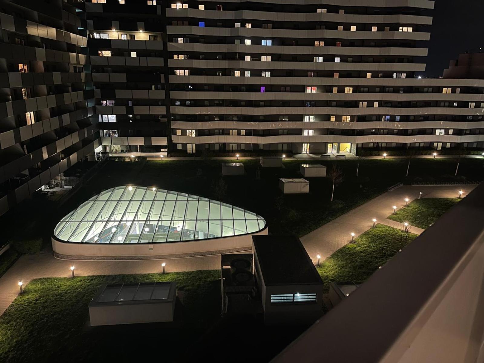 Spacious 1br With Balcony Above Citygate Shopping Complex With Metro Access Appartement *